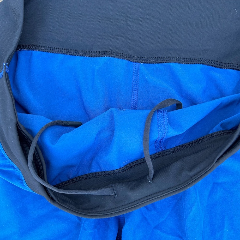 LULULEMON mens large blue 9” inseem shorts with back pocket and waist tie - Picture 4 of 5